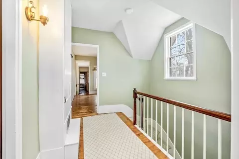 Entry Way - 59 Cottage St, Hingham, MA 02043 photo 3 of 5