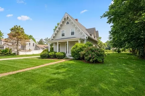 Exterior - 59 Cottage St, Hingham, MA 02043 photo 1 of 6