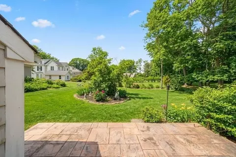 Exterior - 59 Cottage St, Hingham, MA 02043 photo 5 of 6