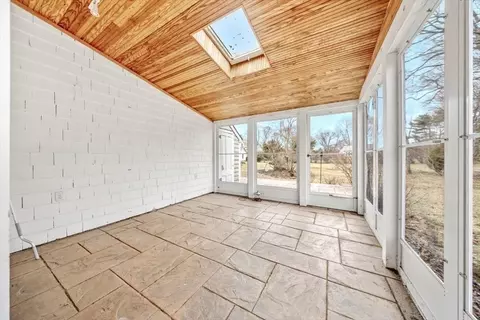 Exterior - 59 Cottage St, Hingham, MA 02043 photo 3 of 6