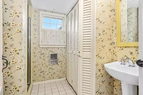 Bath - 59 Cottage St, Hingham, MA 02043 photo 1 of 2