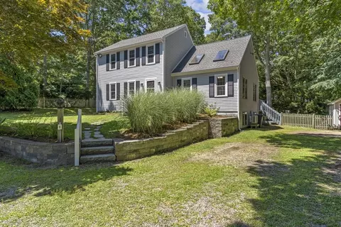 251 Acapesket Rd, Falmouth, MA 02536