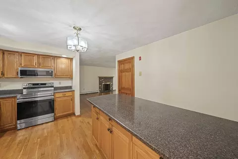 Kitchen - 5 Windemere Dr, Mansfield, MA 02048 photo 3 of 4