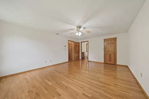 Bedroom - 5 Windemere Dr, Mansfield, MA 02048 photo 2 of 3