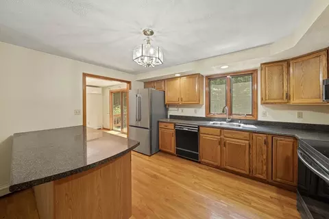 Kitchen - 5 Windemere Dr, Mansfield, MA 02048 photo 1 of 4