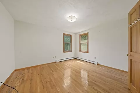 Bedroom - 5 Windemere Dr, Mansfield, MA 02048 photo 3 of 3