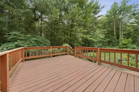 Exterior - 5 Windemere Dr, Mansfield, MA 02048 photo 3 of 4