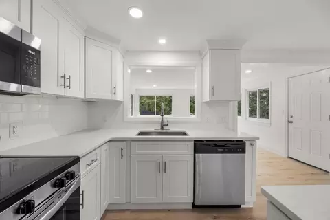 185 Wheeler Rd, Mashpee, MA 02649 photo 9