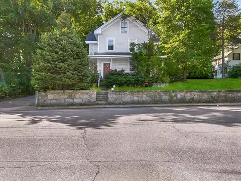 2 Lexington St, Woburn, MA 01801