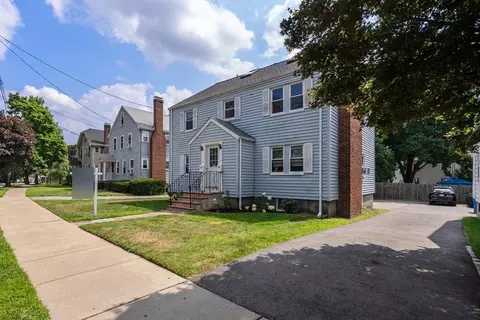 11-13 Cross St #13, Belmont, MA 02478