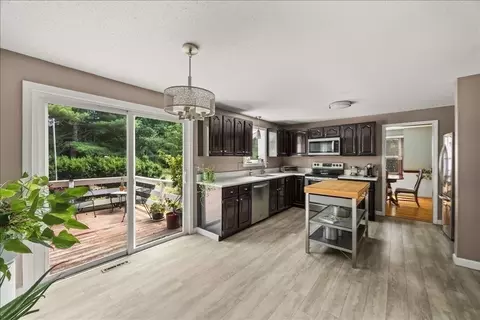 Kitchen - 9 Fort Apache Dr, Franklin, MA 02038 photo 1 of 3