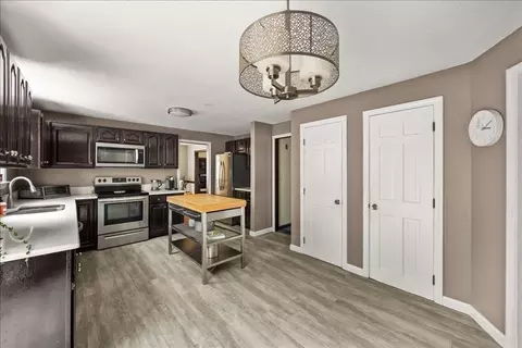 Entry Way - 9 Fort Apache Dr, Franklin, MA 02038 photo 2 of 3
