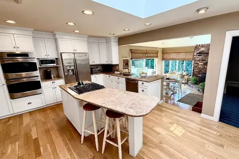 33 Glendale Rd, Marblehead, MA 01945 photo 8