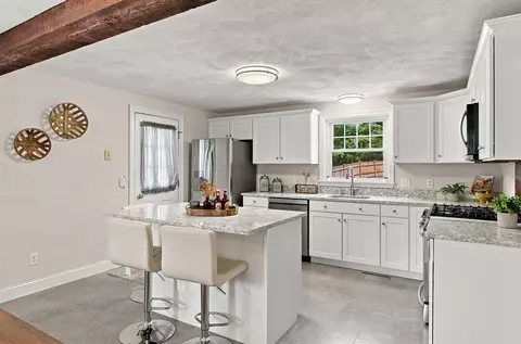 23 Old Jacobs Rd, Georgetown, MA 01833 photo 6