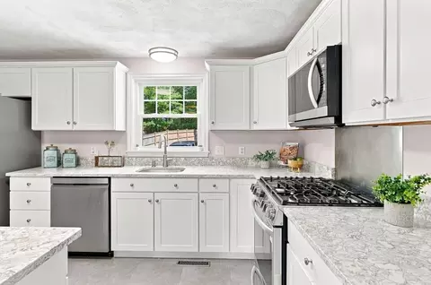 23 Old Jacobs Rd, Georgetown, MA 01833 photo 4