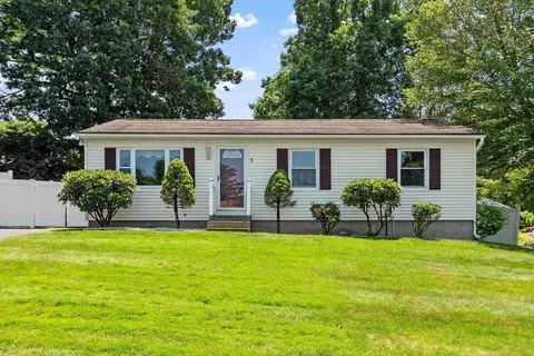 Exterior - 5 Aspen Rd, Springfield, MA 01128 photo 2 of 10