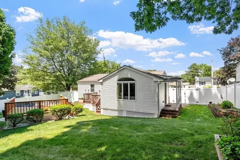 Exterior - 5 Aspen Rd, Springfield, MA 01128 photo 6 of 10