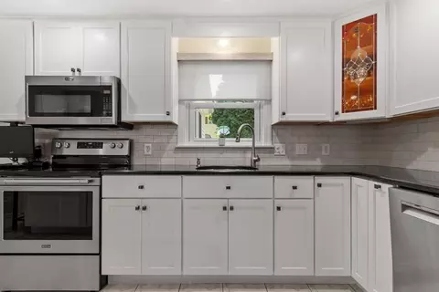 Kitchen - 5 Aspen Rd, Springfield, MA 01128 photo 4 of 5