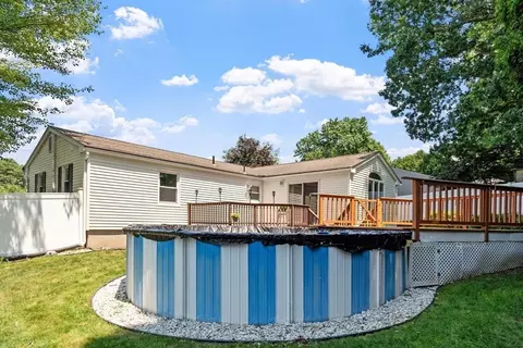 Exterior - 5 Aspen Rd, Springfield, MA 01128 photo 7 of 10