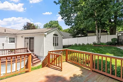 Exterior - 5 Aspen Rd, Springfield, MA 01128 photo 9 of 10