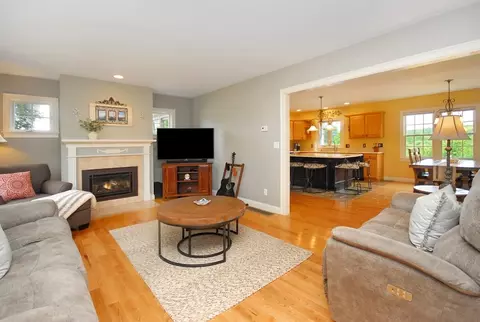 Living - 35 Lancaster County Rd #8A, Harvard, MA 01451 photo 2 of 2