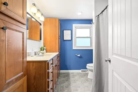 Bath - 8 Haskell Rd, Pepperell, MA 01463 photo 1 of 3