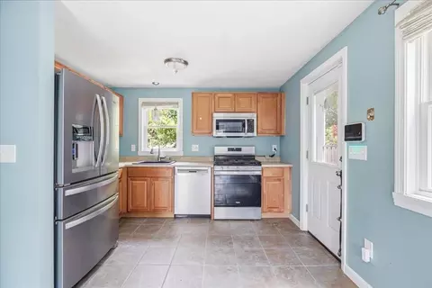Kitchen - 100 Park Ave, Wareham, MA 02538 photo 1 of 2