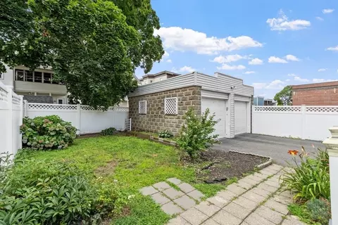 Exterior - 38 Floyd St, Everett, CA 92149 photo 7 of 12