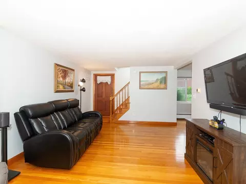 Living - 702 Main St #E, Millis, MA 02054 photo 5 of 6