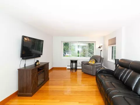 Living - 702 Main St #E, Millis, MA 02054 photo 2 of 6