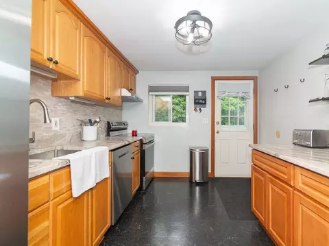 Kitchen - 702 Main St #E, Millis, MA 02054 photo 5 of 7