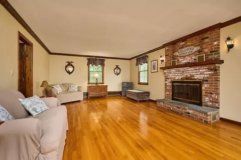 Living - 34 Plain Rd E, Deerfield, MA 01373 photo 2 of 4