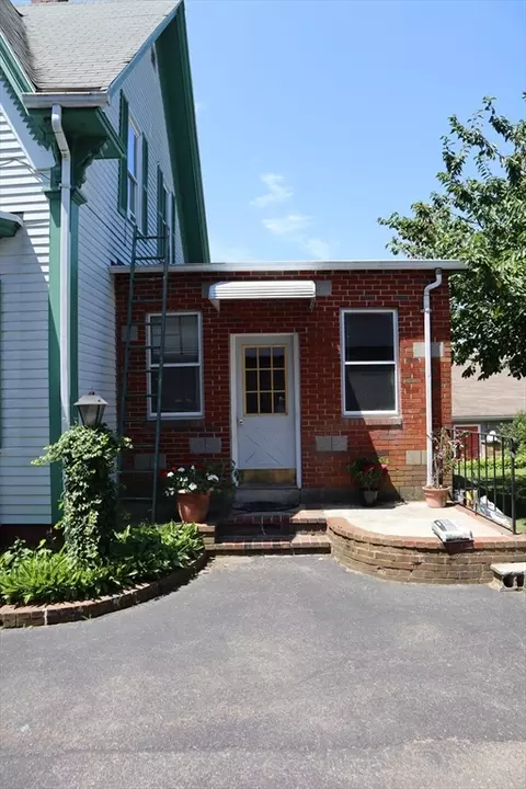 Exterior - 7 W Dane St # -R, Beverly, MA 01915 photo 3 of 10