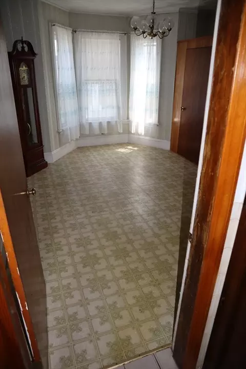 Dining - 7 W Dane St # -R, Beverly, MA 01915 photo 1 of 2