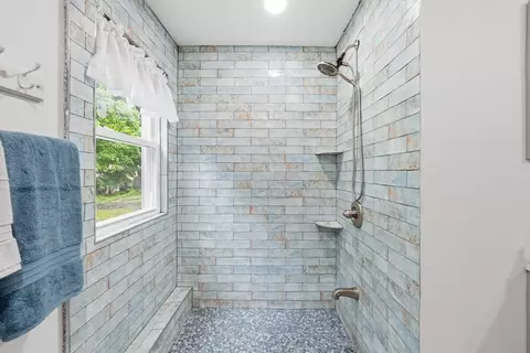 Bath - 7 Cherry Ridge Rd, Acton, MA 01720 photo 5 of 6