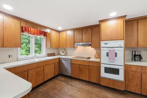 Kitchen - 7 Cherry Ridge Rd, Acton, MA 01720 photo 2 of 3