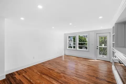 Living - 58 Granite St #4, Gloucester, MA 01930 photo 5 of 8