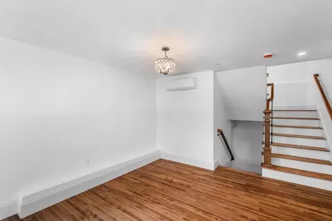 Living - 58 Granite St #4, Gloucester, MA 01930 photo 4 of 8