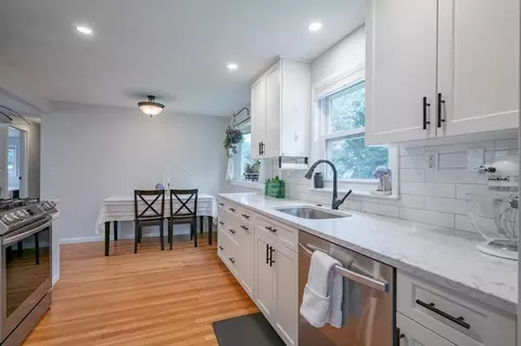 175 Edgewater Dr, Framingham, MA 01702 photo 6