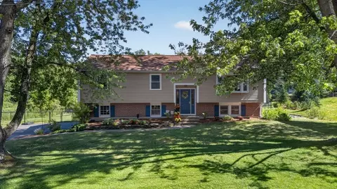 3 Jerridge Ln, Chelmsford, MA 01824