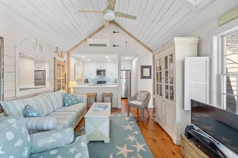 Living - 26 Vineyard View Ln, Mashpee, MA 02649 photo 4 of 5