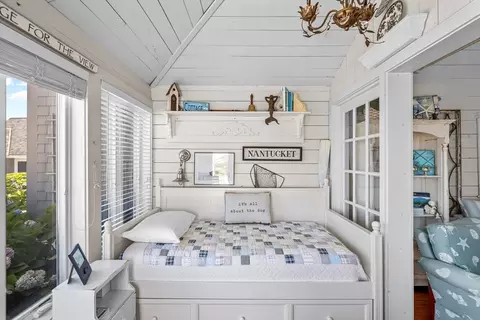 Bedroom - 26 Vineyard View Ln, Mashpee, MA 02649 photo 1 of 2