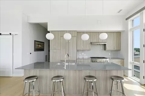 Kitchen - 10 Shipyard Dr #513, Hingham, MA 02043 photo 3 of 4