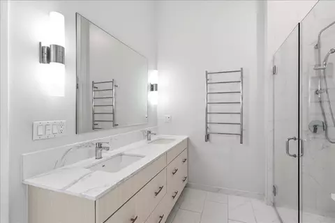 Bath - 10 Shipyard Dr #513, Hingham, MA 02043 photo 2 of 4