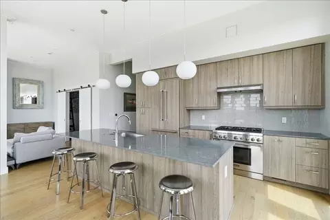 Kitchen - 10 Shipyard Dr #513, Hingham, MA 02043 photo 2 of 4