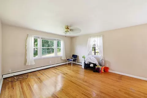 Living - 80 Gatewood Rd, Springfield, MA 01119 photo 5 of 6