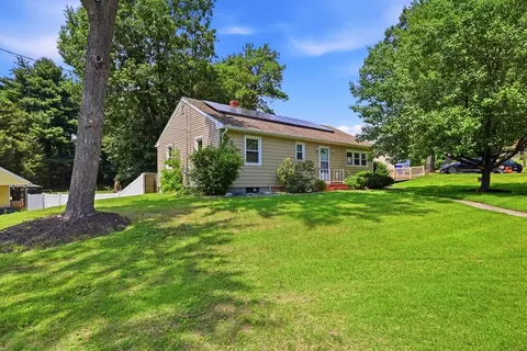 Exterior - 80 Gatewood Rd, Springfield, MA 01119 photo 2 of 8