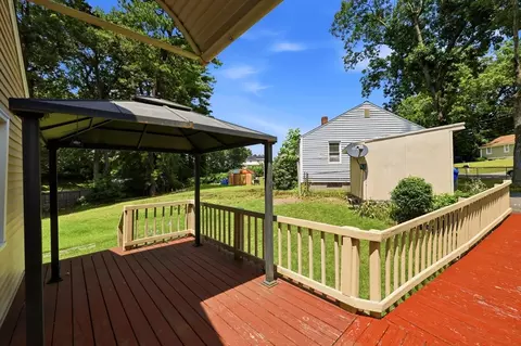Exterior - 80 Gatewood Rd, Springfield, MA 01119 photo 5 of 8