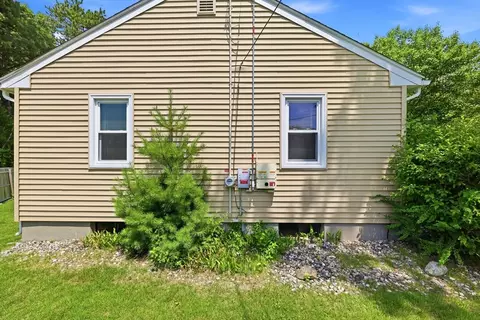 Exterior - 80 Gatewood Rd, Springfield, MA 01119 photo 8 of 8