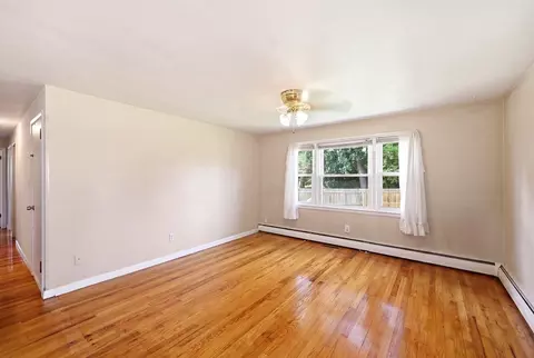 Living - 80 Gatewood Rd, Springfield, MA 01119 photo 2 of 6